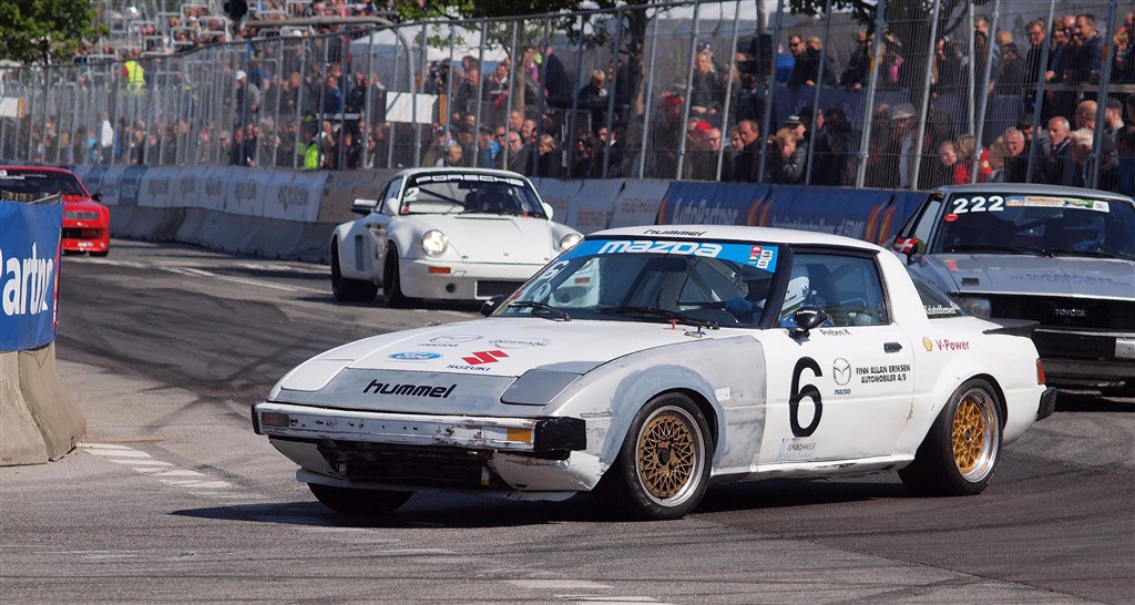 Preben Kristoffersen oplevede en dramatisk 2015-udgave af Classic Race Aarhus i sin Mazda RX7, som kostede en ny forskærm og forlygteklap
(Foto: Åge Keseler Kirketerp)